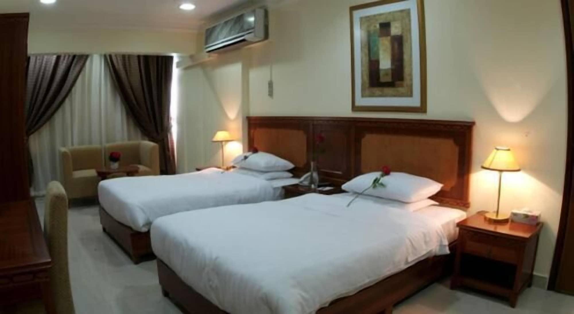 Al Muntazah Plaza Hotel Doha Oda fotoğraf